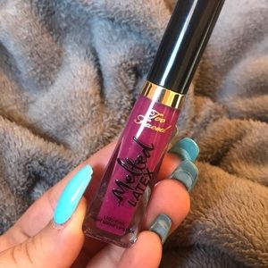 Too Faced Melted Latex High-Shine Liquid Lipstick - Deep Berry Pink
